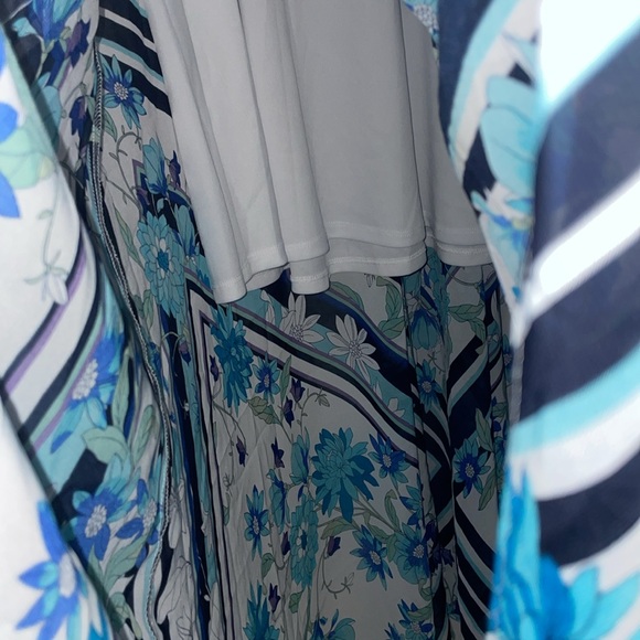 Blue Patterned Maxi Dress - Picture 4 of 8